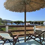 Alexandros By The - Serifos Pensionat