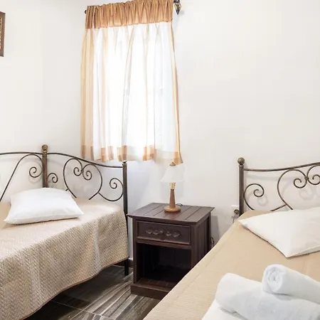 Alexandros By The - Serifos 3* Livadakia