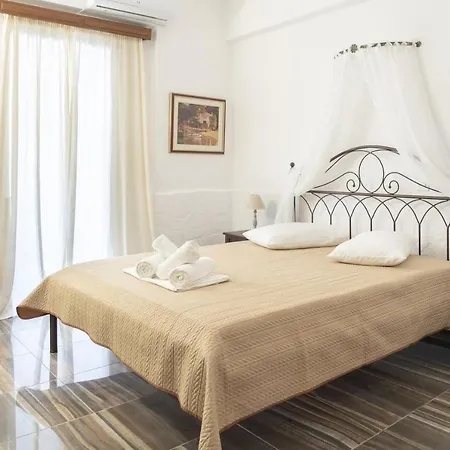 Alexandros By The - Serifos 3* Λιβαδάκια