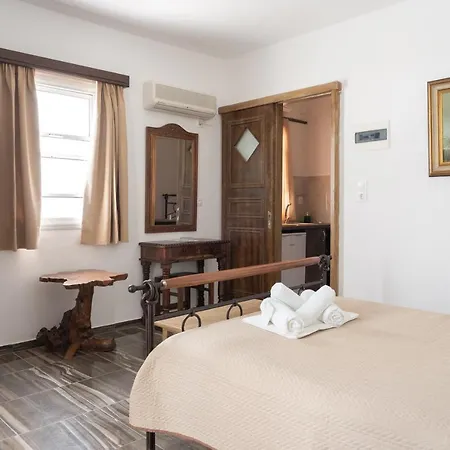 Πανσιόν Alexandros By The - Serifos