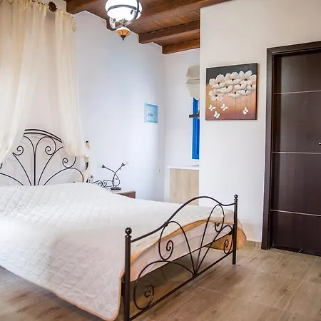 Alexandros By The - Serifos Πανσιόν Λιβαδάκια