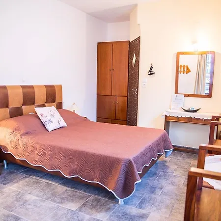 Alexandros By The - Serifos 3*