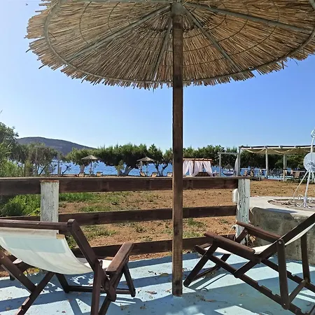 Alexandros By The - Serifos Πανσιόν