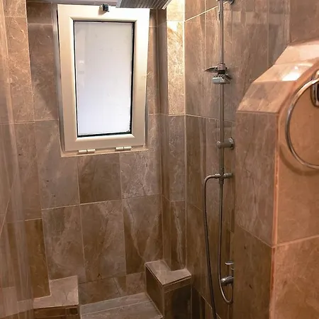 Alexandros By The - Serifos Livadakia