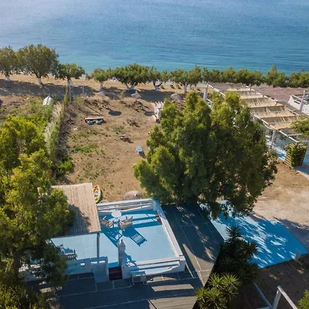 Alexandros By The - Serifos Πανσιόν