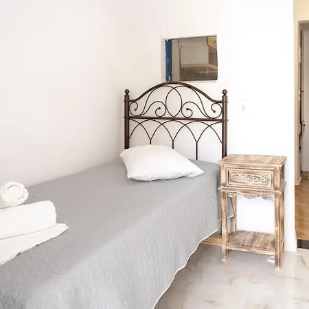 Alexandros By The - Serifos Gasthof