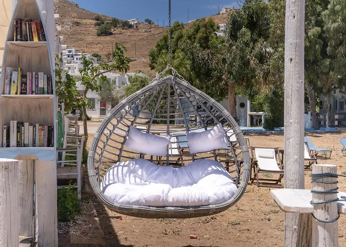 Πανσιόν Alexandros By The - Serifos 3*