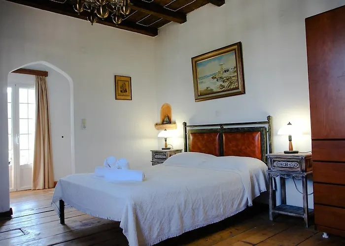 Πανσιόν Alexandros By The - Serifos Λιβαδάκια