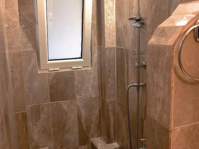 Alexandros By The - Serifos Λιβαδάκια