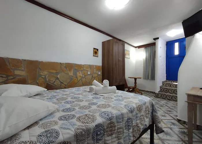 Πανσιόν Alexandros By The - Serifos