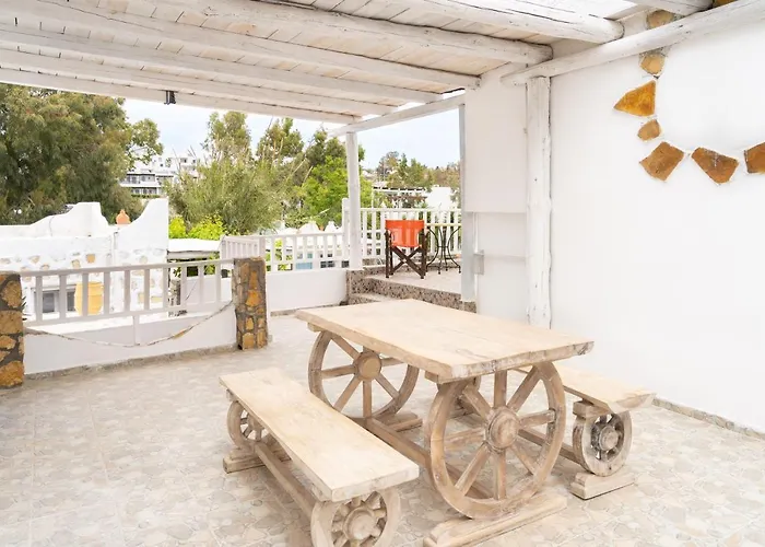 Πανσιόν Alexandros By The - Serifos Λιβαδάκια