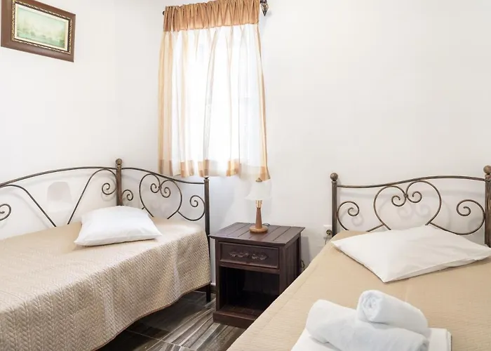 Alexandros By The - Serifos 3* Λιβαδάκια