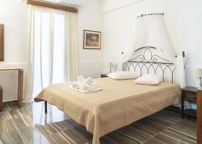 Alexandros By The - Serifos 3* Λιβαδάκια