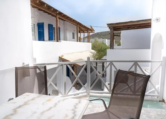 Alexandros By The - Serifos Πανσιόν 3*