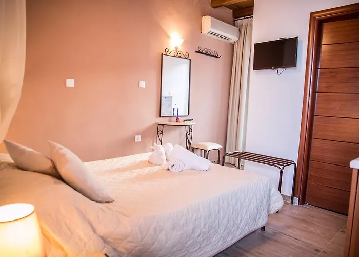 Πανσιόν Alexandros By The - Serifos 3*