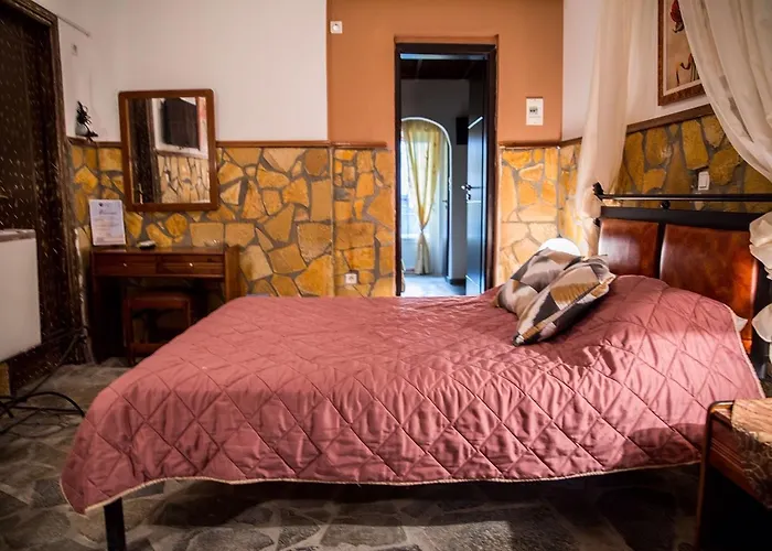 Alexandros By The - Serifos Πανσιόν