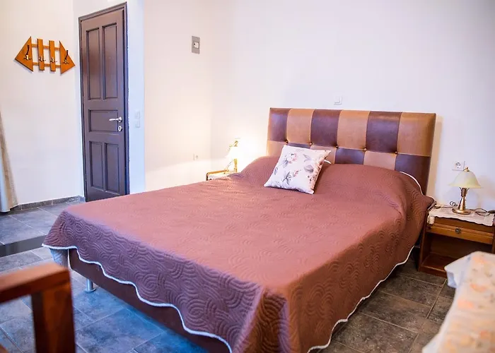 Πανσιόν Alexandros By The - Serifos 3*