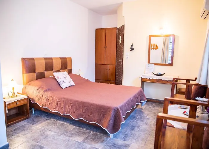 Alexandros By The - Serifos 3*