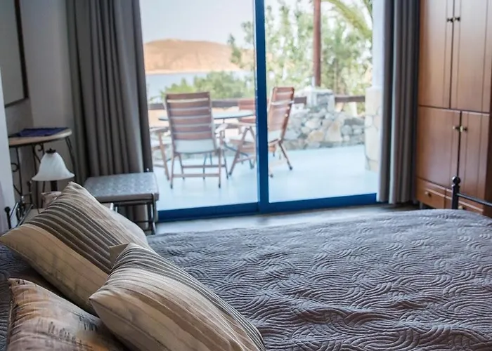 Alexandros By The - Serifos Πανσιόν 3*